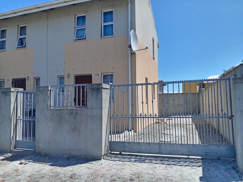 2 Bedroom Property for Sale in Woodlands Western Cape